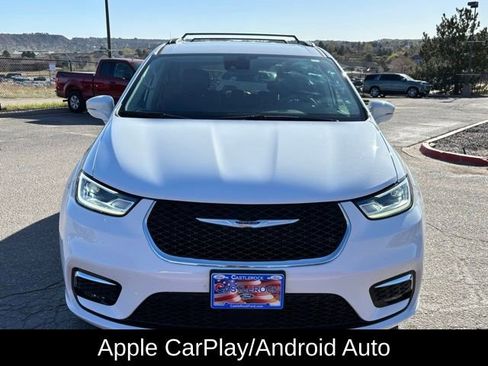 Used 2022 Chrysler Pacifica Touring-L FWD image 9