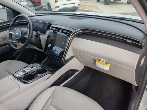 Used 2024 Hyundai Tucson Limited image 36