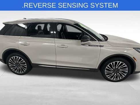 Used 2022 Lincoln Corsair Reserve image 2