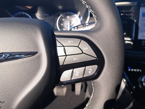 New 2026 Chrysler Pacifica Select image 12