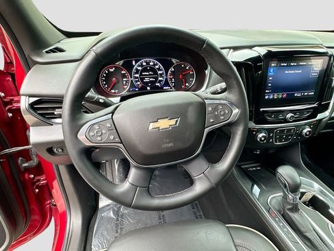 Used 2023 Chevrolet Traverse Premier FWD image 11