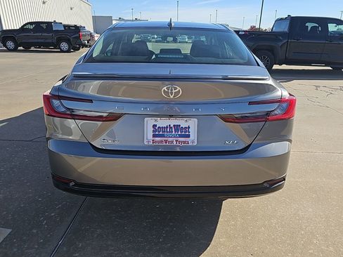 Used 2025 Toyota Camry XLE image 6