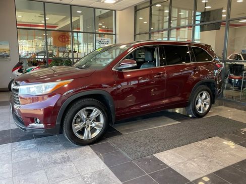 Used 2015 Toyota Highlander Limited Platinum image 3