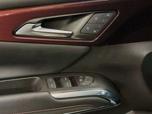 Used 2024 Chevrolet Traverse RS FWD image 19