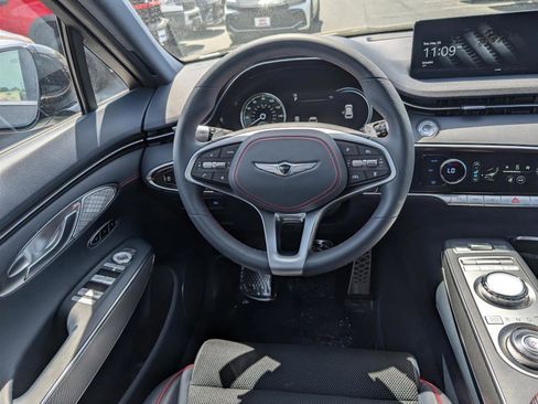Used 2025 Genesis GV70 3.5T Sport image 18