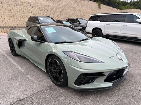 Used 2024 Chevrolet Corvette Stingray Premium Conv w/ Z51 Performance Package RWD image 4