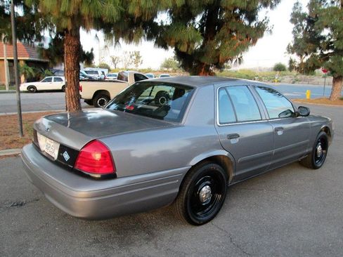 Used 2007 Ford Crown Victoria Police Interceptor image 4