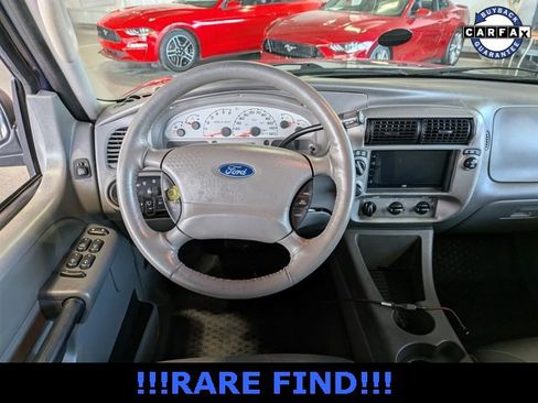 Used 2004 Ford Explorer Sport Trac 4x4 image 25
