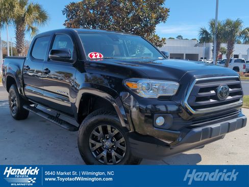 Used 2022 Toyota Tacoma SR5 w/ Technology Package image 1
