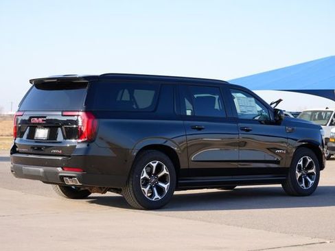New 2026 GMC Yukon XL AT4 Ultimate w/ LPO, Floor Liner Package AWD/4WD image 4