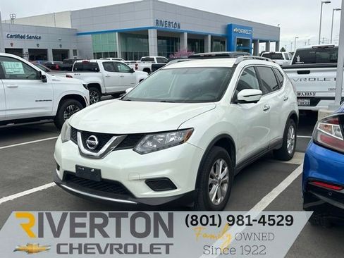 Used 2016 Nissan Rogue SV w/ SV Premium Package AWD/4WD image 1