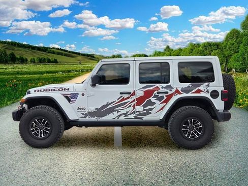 Used 2022 Jeep Wrangler Unlimited Rubicon w/ LED Lighting Group AWD/4WD image 3