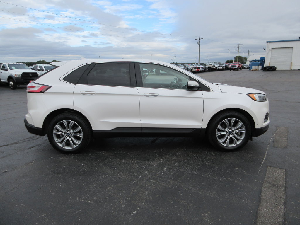 Used 2019 Ford Edge Titanium w/ Equipment Group 301A AWD/4WD image 4