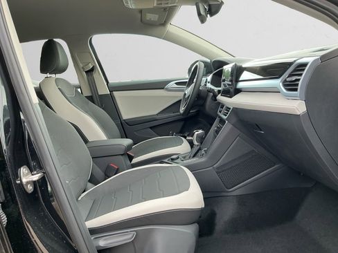 New 2025 Volkswagen Taos SE image 15