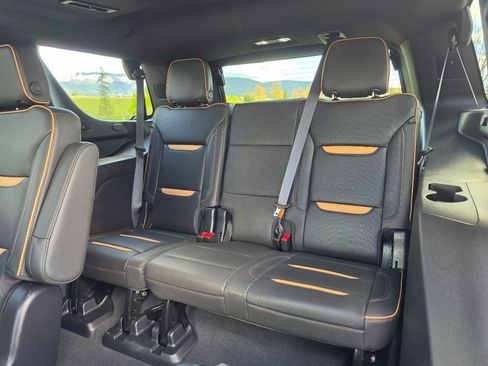 Used 2023 GMC Yukon AT4 w/ Technology Package AWD/4WD image 28