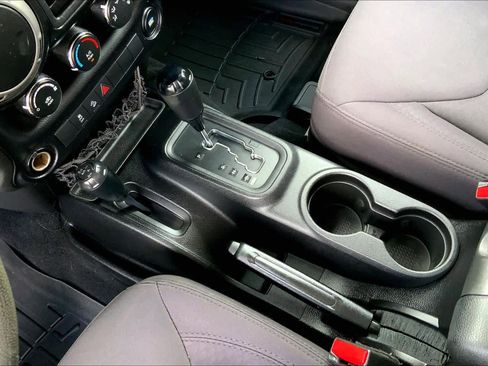 Used 2013 Jeep Wrangler Sport AWD/4WD image 13