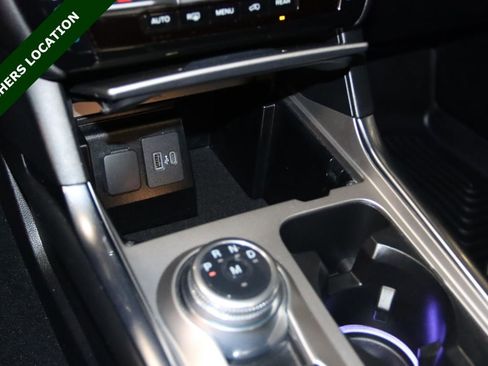 Used 2021 Ford Explorer Limited w/ Equipment Group 301A AWD/4WD image 45