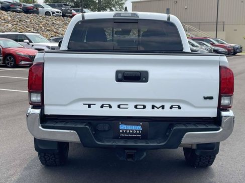 Used 2023 Toyota Tacoma SR5 RWD image 4