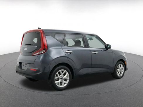 Used 2025 Kia Soul LX w/ LX Technology Package FWD image 10
