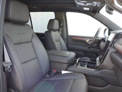 Used 2026 GMC Yukon Denali w/ Sun & Power Step Package RWD image 17