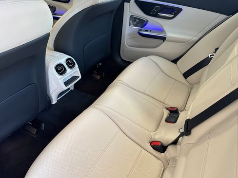 Used 2025 Mercedes-Benz C 300 4MATIC Sedan image 29