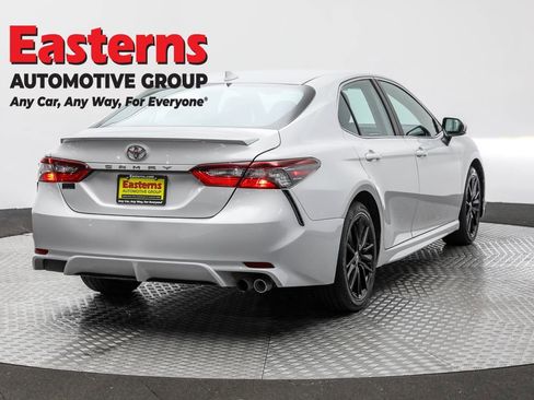 Used 2024 Toyota Camry SE image 5