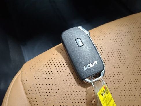 Used 2024 Kia Seltos EX AWD/4WD image 35
