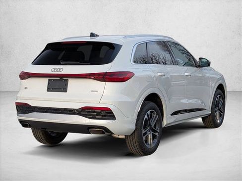 New 2025 Audi Q5 Premium image 2