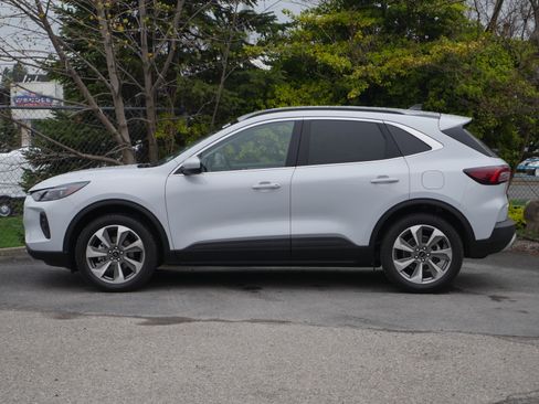 Certified 2025 Ford Escape Platinum image 14