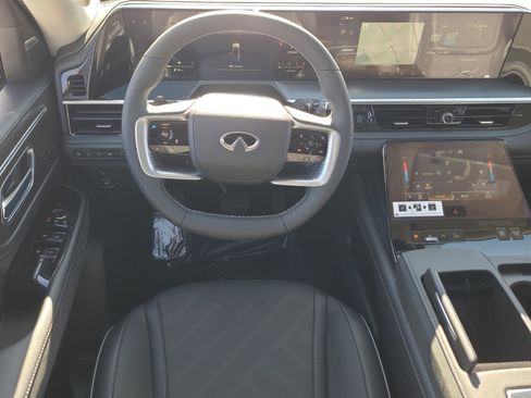 New 2026 INFINITI QX80 Luxe image 11
