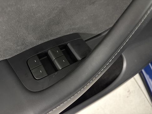 Used 2024 Tesla Model Y Long Range AWD/4WD image 14