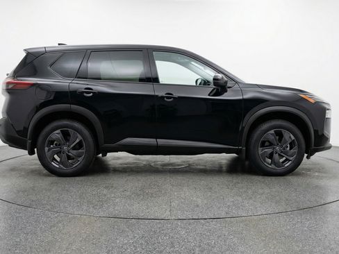 Used 2025 Nissan Rogue SV FWD image 11