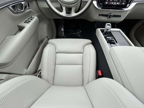 New 2026 Volvo XC90 B6 Ultra image 13