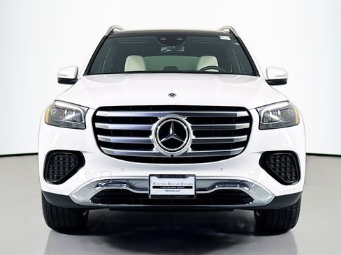 New 2026 Mercedes-Benz GLS 450 4MATIC image 2