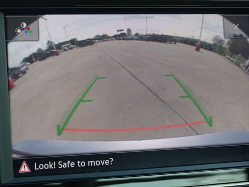 Used 2024 Volkswagen Jetta SE FWD image 4