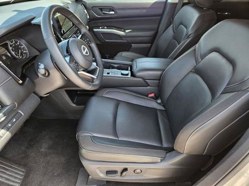 Certified 2025 Nissan Pathfinder SL AWD/4WD image 14