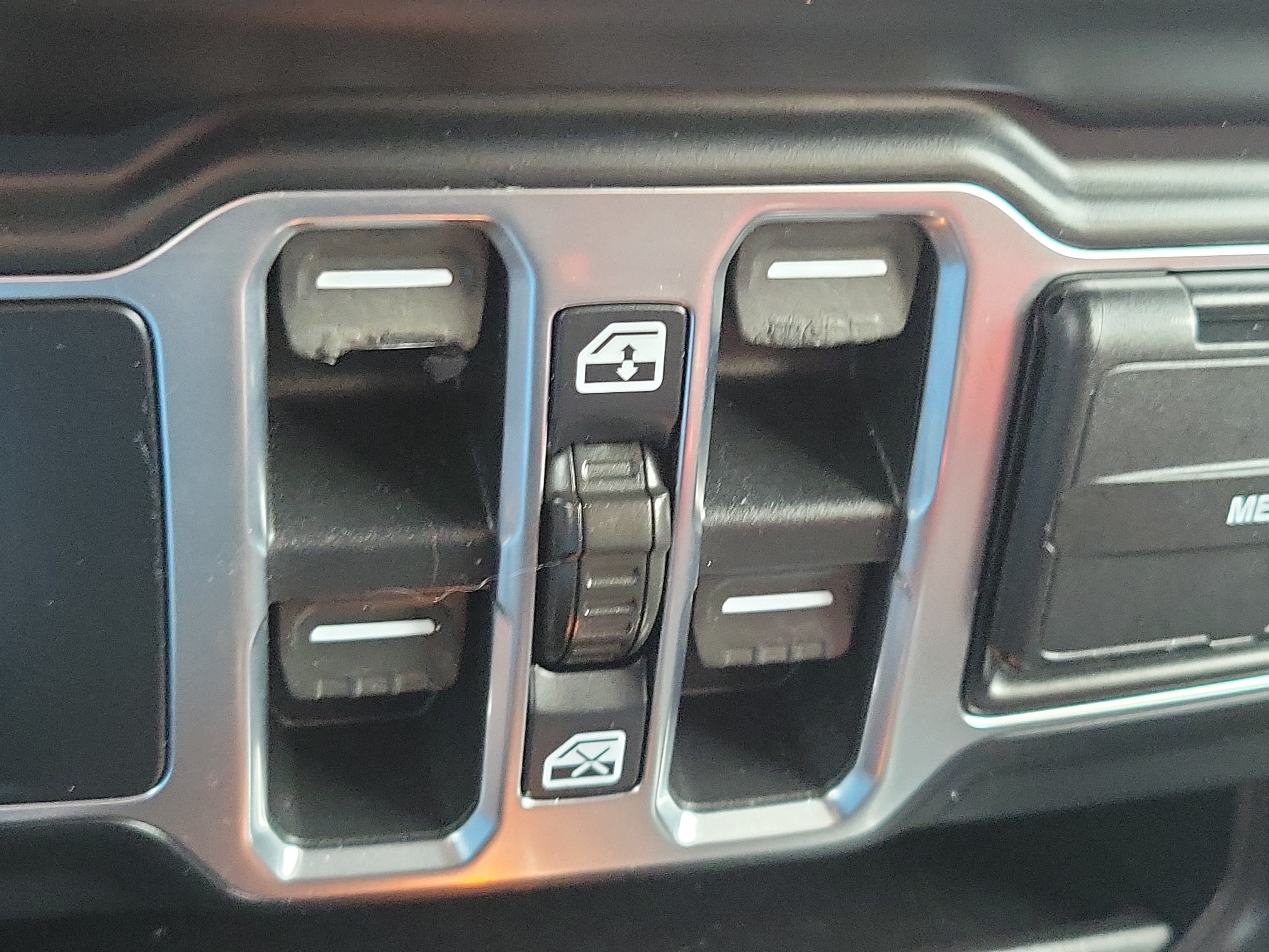 Used 2020 Jeep Gladiator Sport w/ Quick Order Package 24S AWD/4WD image 22