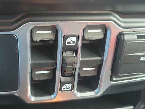 Used 2020 Jeep Gladiator Sport w/ Quick Order Package 24S AWD/4WD image 22