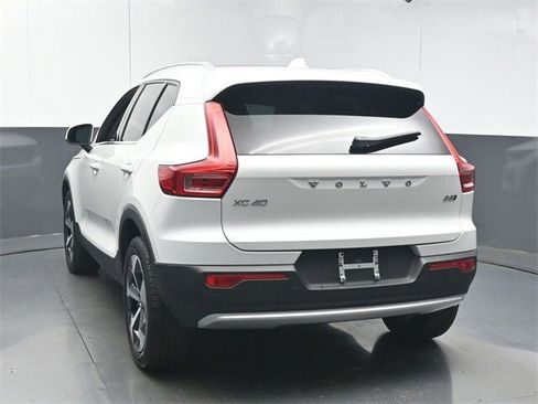 Used 2023 Volvo XC40 B5 Plus w/ Driver Assist Package image 6