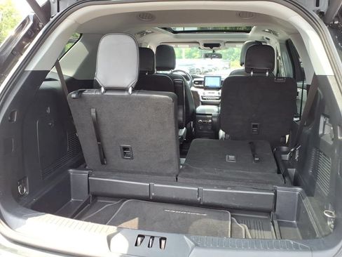 Used 2022 Ford Explorer XLT w/ Equipment Group 202A AWD/4WD image 19