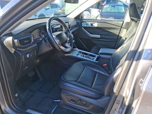 Used 2022 Ford Explorer Limited w/ Equipment Group 301A image 8