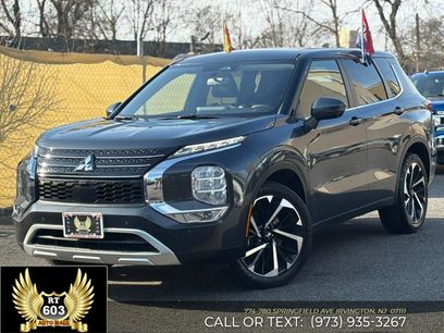 Used 2025 Mitsubishi Outlander SE