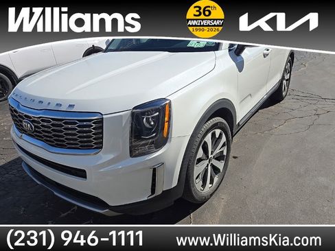 Used 2020 Kia Telluride EX w/ EX Premium Package AWD/4WD image 3