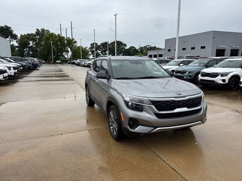 Certified 2021 Kia Seltos S FWD image 8