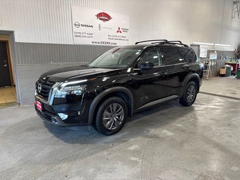 Certified 2024 Nissan Pathfinder SV w/ SV Premium Package AWD/4WD image 6