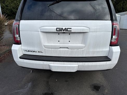 Used 2020 GMC Yukon XL SLT w/ HD Trailering Package image 24