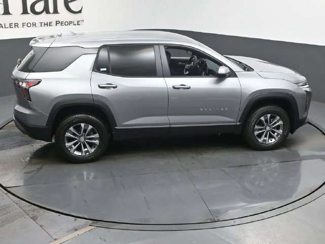 New 2027 Chevrolet Equinox LT w/ LPO, Floor Liner Package FWD image 17
