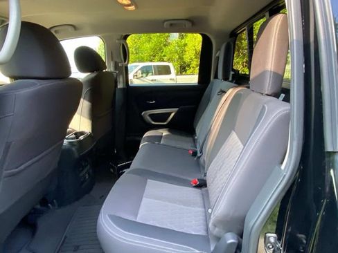 Used 2021 Nissan Titan SV w/ SV Convenience Package AWD/4WD image 9