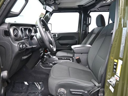 Used 2022 Jeep Wrangler Unlimited Sport image 11