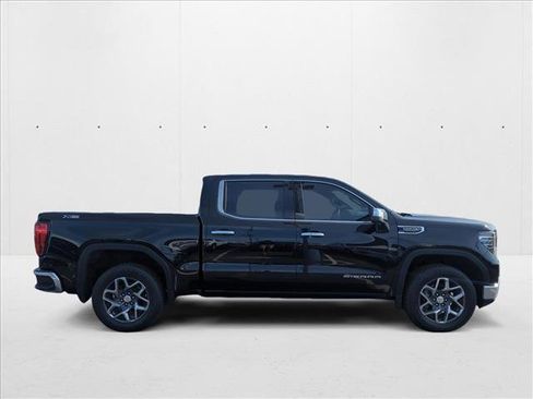 Used 2024 GMC Sierra 1500 SLT w/ SLT Convenience Package image 4